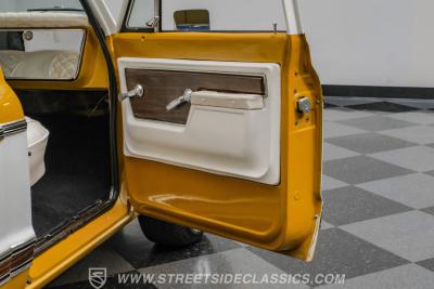1972 Chevrolet C10 Custom Deluxe