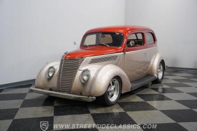 1937 Ford Tudor Slantback
