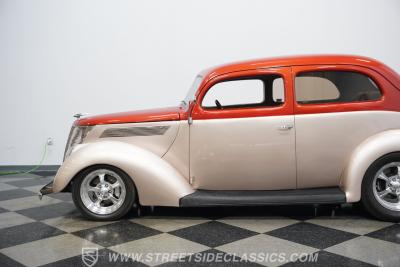 1937 Ford Tudor Slantback