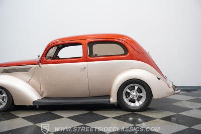 1937 Ford Tudor Slantback