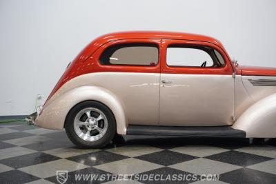 1937 Ford Tudor Slantback