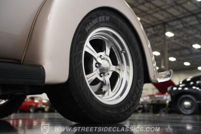 1937 Ford Tudor Slantback