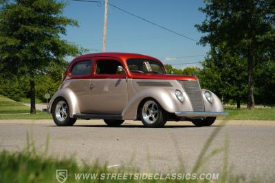 1937 Ford Tudor Slantback