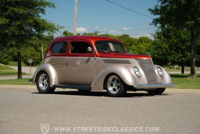 1937 Ford Tudor Slantback