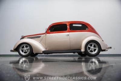 1937 Ford Tudor Slantback