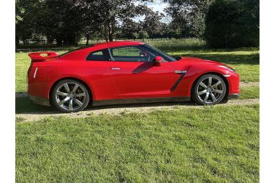 Nissan GT-R V6 Premium Edition