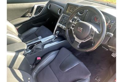 Nissan GT-R V6 Premium Edition