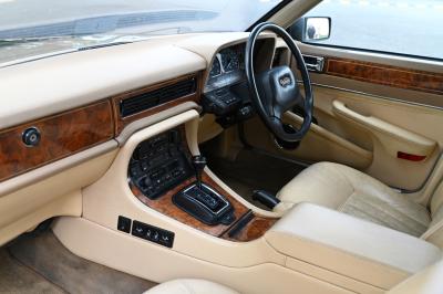1990 Daimler XJ40 by Lynx (4 litre)