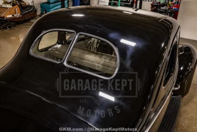 1940 Ford Deluxe