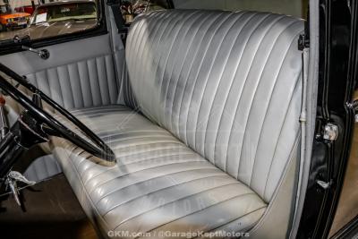 1940 Ford Deluxe