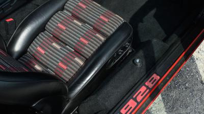 1989 Porsche 928 S4
