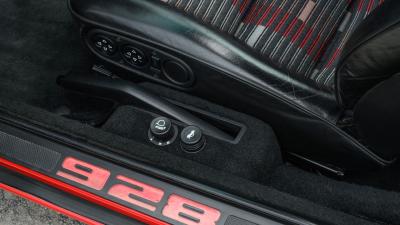 1989 Porsche 928 S4