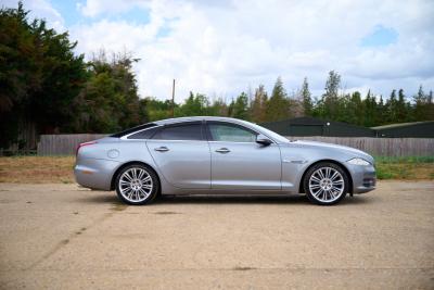 2010 Jaguar XJ V8 Portfolio Auto