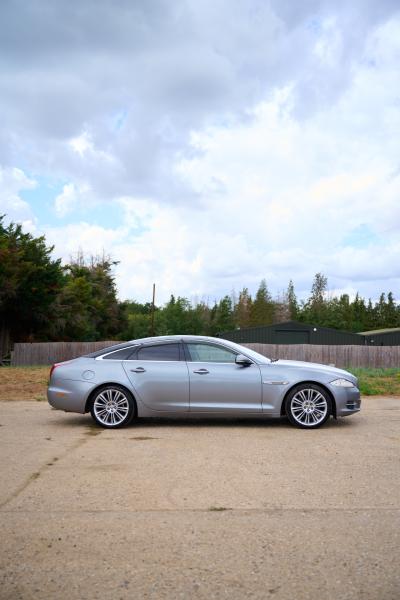 2010 Jaguar XJ V8 Portfolio Auto