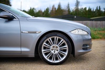 2010 Jaguar XJ V8 Portfolio Auto