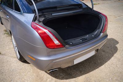 2010 Jaguar XJ V8 Portfolio Auto