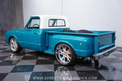 1967 GMC C10 Stepside Restomod