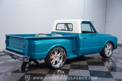 1967 GMC C10 Stepside Restomod