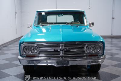 1967 GMC C10 Stepside Restomod