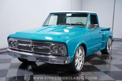 1967 GMC C10 Stepside Restomod