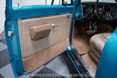 1967 GMC C10 Stepside Restomod