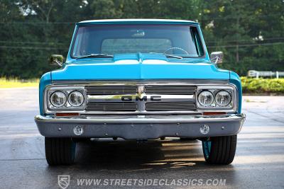 1967 GMC C10 Stepside Restomod