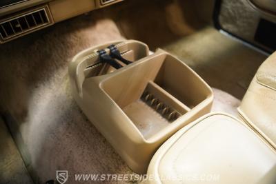 1989 Jeep Grand Wagoneer