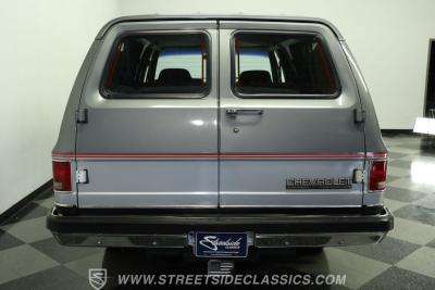 1990 Chevrolet Suburban R2500