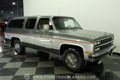 1990 Chevrolet Suburban R2500