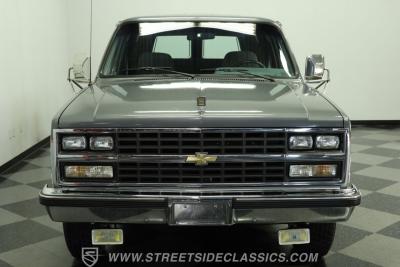 1990 Chevrolet Suburban R2500