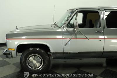 1990 Chevrolet Suburban R2500