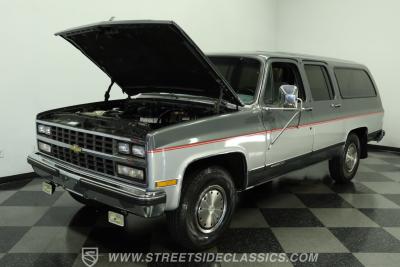 1990 Chevrolet Suburban R2500