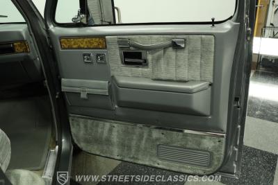1990 Chevrolet Suburban R2500