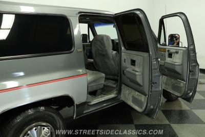 1990 Chevrolet Suburban R2500