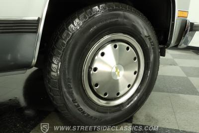 1990 Chevrolet Suburban R2500