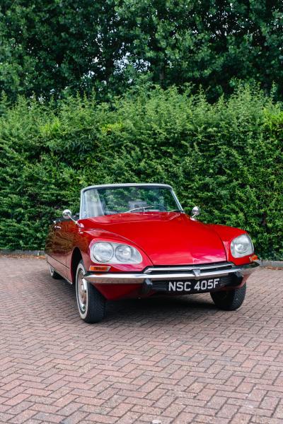 1969 Citro&euml;n DS 21 D&eacute;capotable by Ivanoff