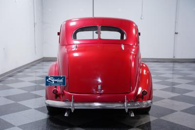 1937 Ford Deluxe