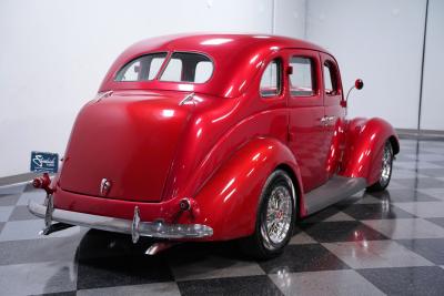 1937 Ford Deluxe