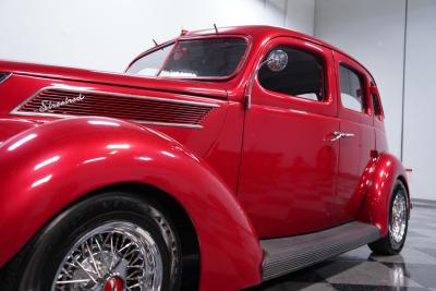 1937 Ford Deluxe