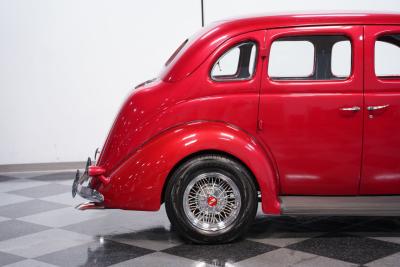 1937 Ford Deluxe