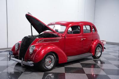 1937 Ford Deluxe