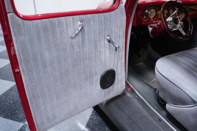 1937 Ford Deluxe