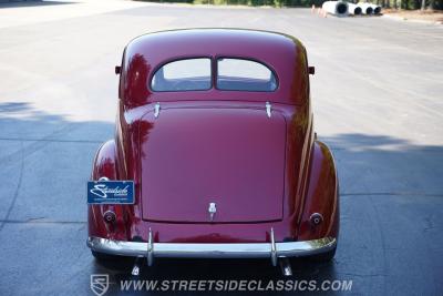 1937 Ford Deluxe