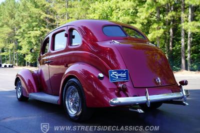 1937 Ford Deluxe