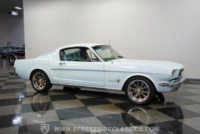 1966 Ford Mustang 2+2 Fastback Coyote Restomod