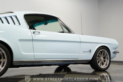 1966 Ford Mustang 2+2 Fastback Coyote Restomod