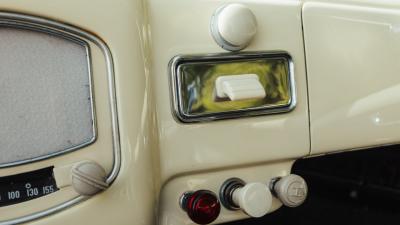 1953 Porsche 356 Pre-A &ldquo;Knickscheibe&rdquo; 1500 Cabriolet