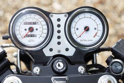 1999 Triumph SPEED TRIPLE 900