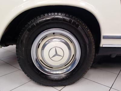 1965 Mercedes - Benz BENZ  230 SL PAGODE 1965