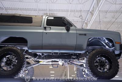 1984 GMC Jimmy 4X4 Restomod